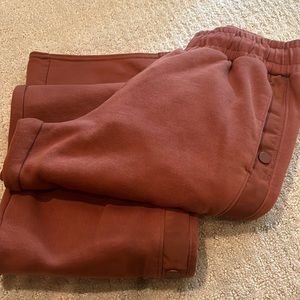 Alo wide leg snap sides sweatpants